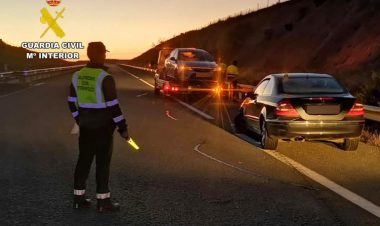 La Guardia Civil investiga en Totana a un conductor por circular en sentido contrario en autovía y causar una colisión