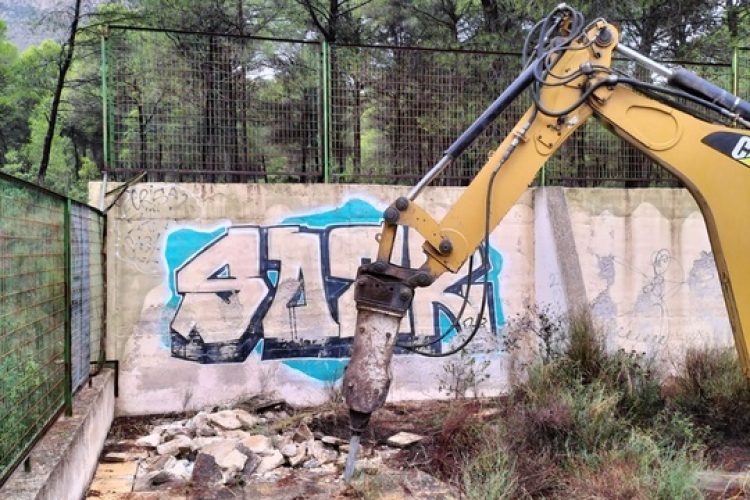 La retirada de infraestructuras en desuso de Sierra Espuña afectará a 12 emplazamientos de Alhama de Murcia, Totana y Mula
