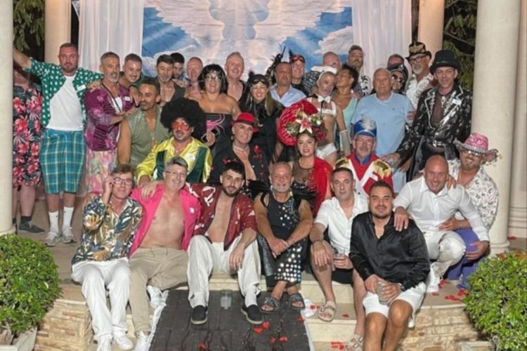 La solidaridad fue protagonista en la última edición de STRAMBOTIC PARTY 2026, celebrada en la finca «El Parnaso», en La Costera de Alhama de Murcia, donde se recaudaron 400 euros a beneficio de la Asociación de Enfermedades Raras D’Genes.